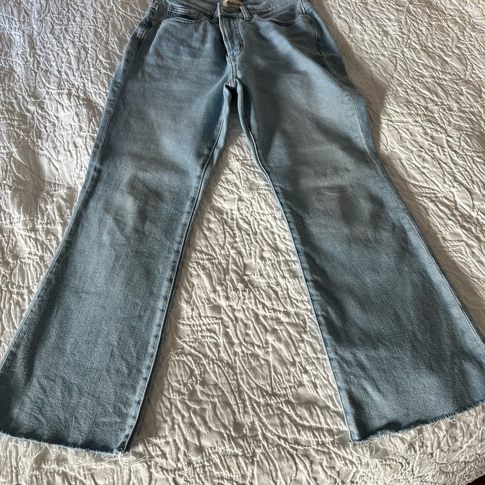Madewell vintage flare jeans 27inch waist, regular length. Excellent condition.